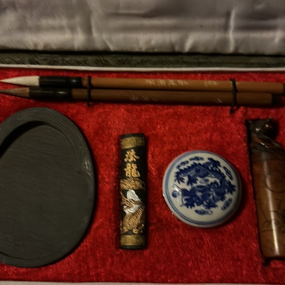 Textile Calligraphy Box. 7 items. - Picture 9 of 17